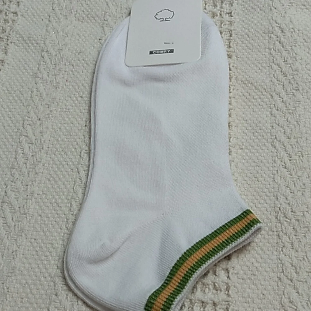4 Pairs of Women's Socks One Tree Comfy Size 9 - 11